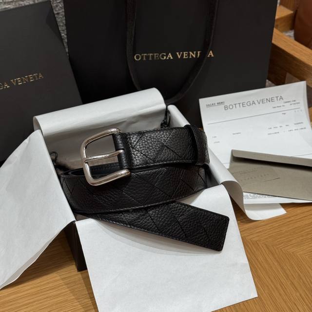 Bv brand Intrecciato woven Taurillon belt. A classic Intrecciato woven grain cow
