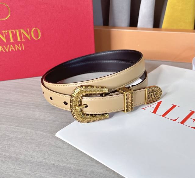 Cm Valentino belt, double-sided top-grain cowhide, length: 75.80.85.90.95.100.10