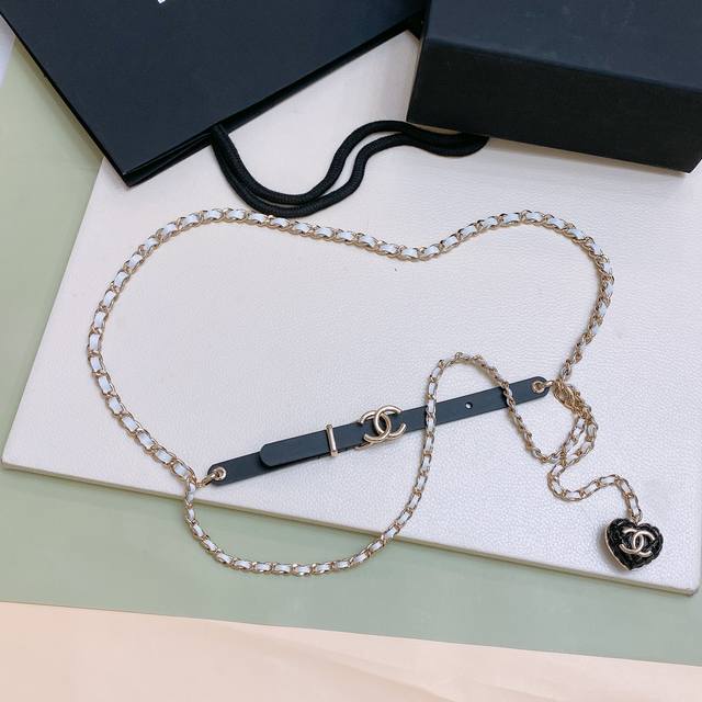 Chanel 小牛皮 金色金属腰链 小羊皮与树脂黑 桃心一面光滑一面菱格码数欧75、80、85、90、95