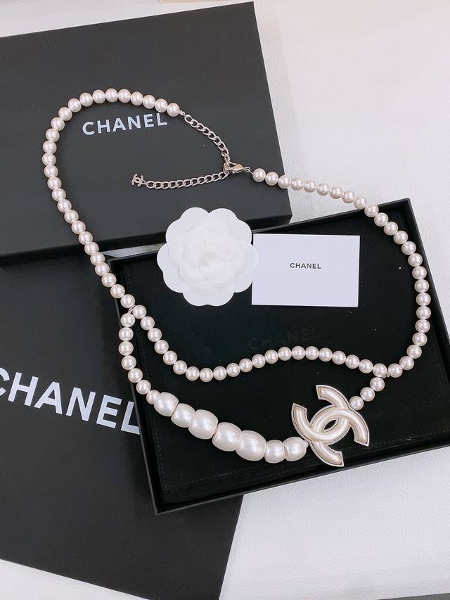 Chanel 金属 树脂与人造珍珠 银与珍珠白 极致精致珍珠链 均码
