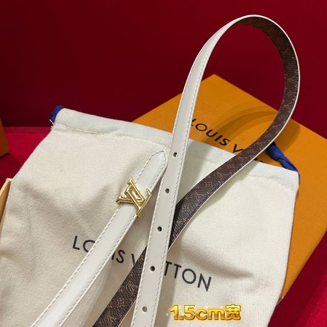 A super stylish L V thin belt, 1.5mm wide, reversible, simple and versatile, eas