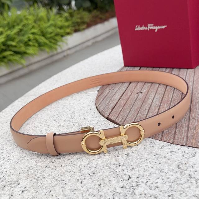 2.5Cm菲拉格慕腰带，双面头层进口牛皮，长度：75.80.85.90.95. .105欧，铜五针扣原版开模定制