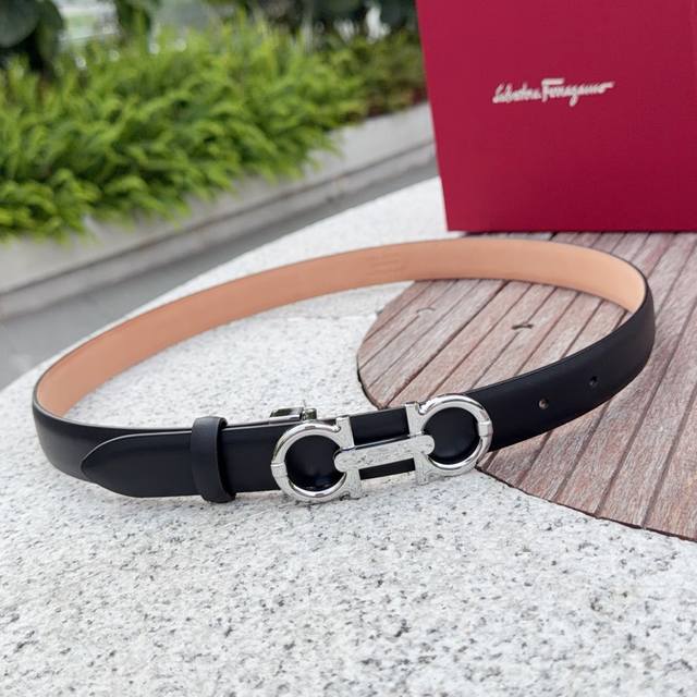 2.5Cm菲拉格慕腰带，双面头层进口牛皮，长度：75.80.85.90.95. .105欧，铜五针扣原版开模定制