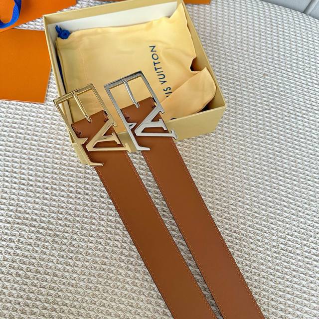 Original packaging L0Uis Vuitt0N New Season Men's Belt, 35mm width, classic doub