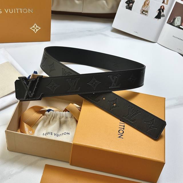 Original packaging, latest version from the L-brand boutique, 40mm wide leather
