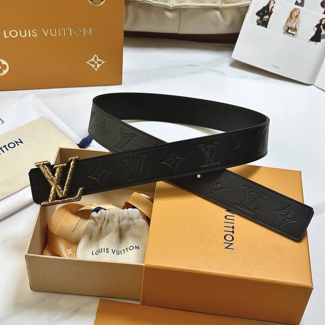 Original packaging, latest version from the L-brand boutique, 40mm wide leather