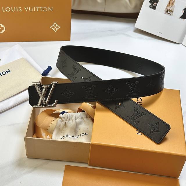 Original packaging, latest version from the L-brand boutique, 40mm wide leather