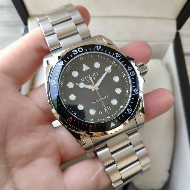 Original Box: 30 Gucci Submariner, latest model, authentic original, sapphire cr Original Box: 30 Gucci Submariner, latest model, authentic original, sapphire cr