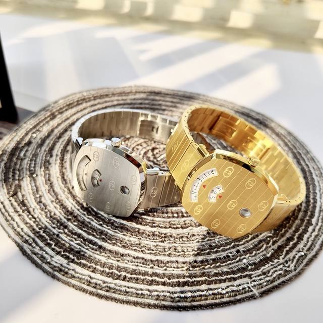 Original Box: 30 Gucci Grip series watches, super stylish! Authentic! The same G Original Box: 30 Gucci Grip series watches, super stylish! Authentic! The same G