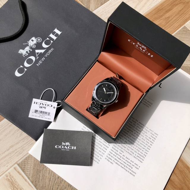New Arrival! Coach Preston series, featuring a smooth and comfortable new cerami New Arrival! Coach Preston series, featuring a smooth and comfortable new cerami