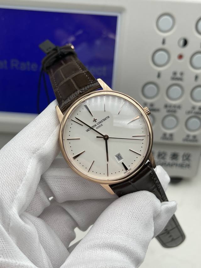 This is the same style worn by Gao Qiqiang, a refined and elegant replica of the