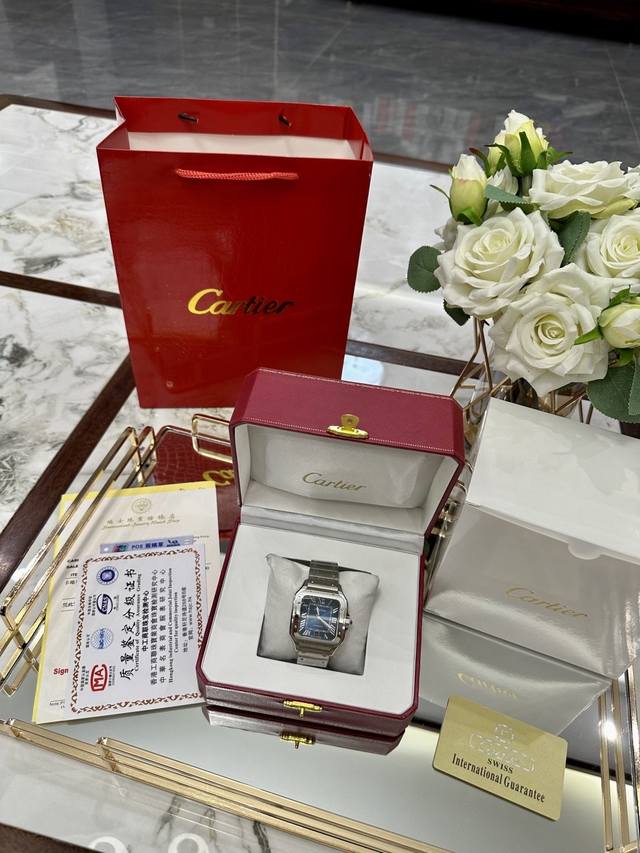 Cartier卡地亚山度士到货，等了2个月才出货，在超长的品牌历史上制作出众多经典，比如腕表中的桑托斯santos、坦克tank这样的传奇系列。近几年卡地亚腕表