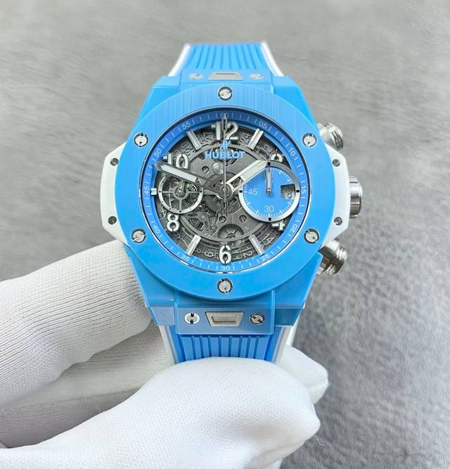 4940恒宝 Hublot 宇舶表重磅发布全新 Big Bang Unico 蒂芙尼蓝色腕表 全新突破-彩色陶瓷，独步表坛，无人能敌。 表壳由tiffany蓝色