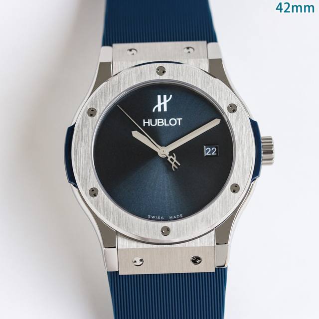 恒宝 表经典融合assic Fusion系列565.Nx. .Lr男士腕表，直径42Mm，表壳316L精钢，耐磨蓝宝石玻璃，字面采用原装精板材质机芯采用版自动上