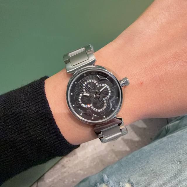 Lv Lv Louis Vuitton, easy to match, very stylish, great! Size: 33mm, Thickness: Lv Lv Louis Vuitton, easy to match, very stylish, great! Size: 33mm, Thickness: