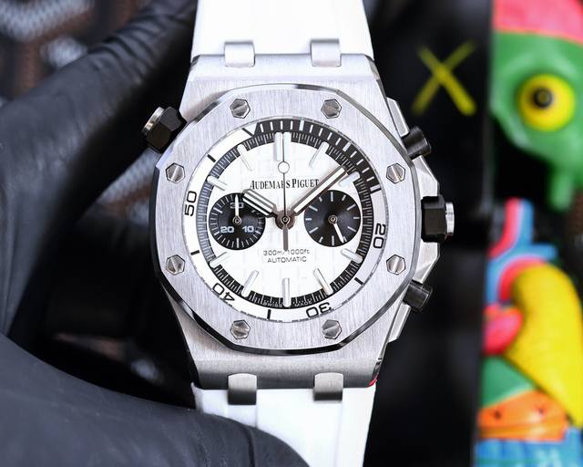 爱彼 Ap 皇家橡树系列 镀膜玻璃 尺寸42Mm*14Mm 防水胶带配ap字样原装针扣 搭载日本多功能石英机芯 八角拉砂钢壳配网格面 冷酷 霸气 不一样的硬汉