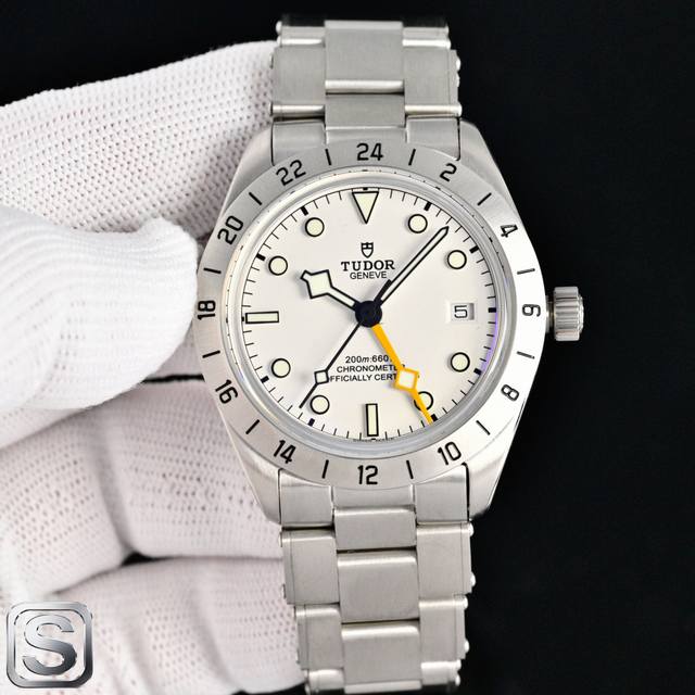 V2 New Td Tudor Black Bay Professional 79470: Embarking on a journey through tim