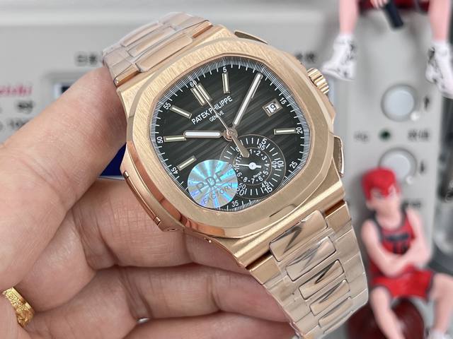 Patek Philippe Nautilus 5980 series multi-function chronograph watch case: The c