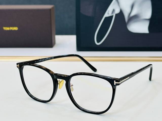 款 Tom Ford汤姆家 Model:Ft5700 Size：54口20-145 时尚潮流 超轻 太阳镜