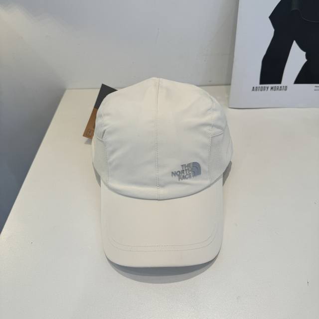 北面,新款棒球帽,质感超好,外部线条定位标准,做工精细,简约大气低价走量! 北面,新款棒球帽,质感超好,外部线条定位标准,做工精细,简约大气低价走量!