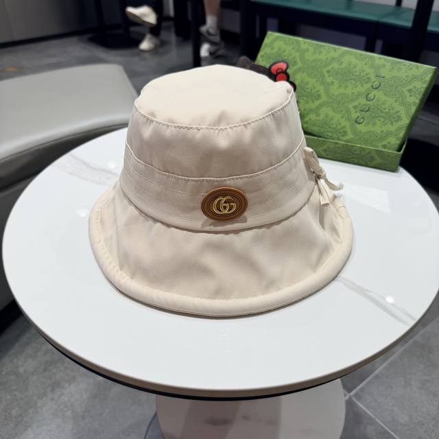 古奇gucci官网新品，渔夫帽，原单品质火爆来袭 工艺非常精美 高档大气上档次！低调奢华，方便携带！跑量！