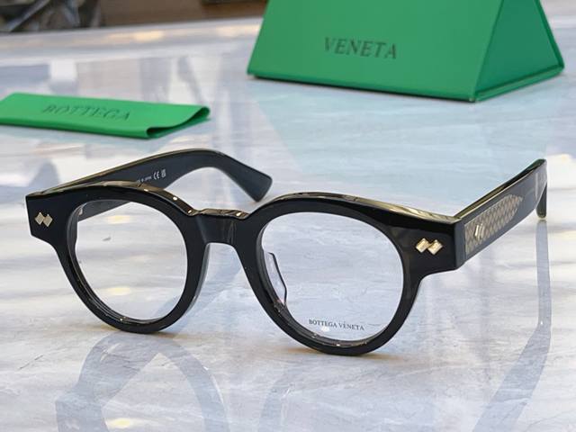 Bottega Venet* 宝缇*嘉新款太阳镜，Model：Bv1443O，Size：45口22-145