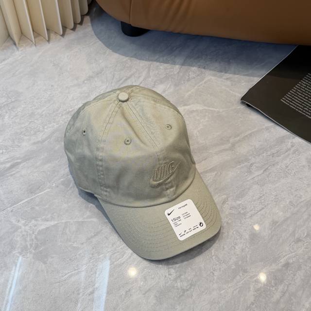 耐克刺绣字母logo全棉棒球帽冷淡色系给足街头风，时尚达人挚爱的色调精选细腻平纹棉布，效果超完美！细节做工无可挑剔！男女同款！材质: %棉头围:56-58Cm