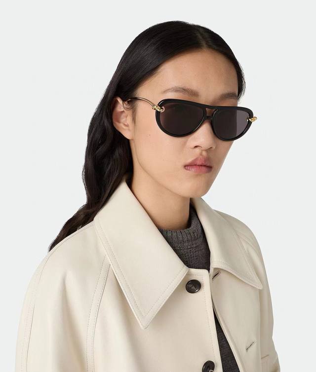 Bottega Veneta 2026新款宝缇嘉猫眼防晒太阳镜 男女时尚百搭眼镜 轻奢简约绳结镜腿墨镜！
