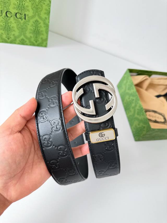品名：古驰.Gu...Cci 原单 腰带 皮带 型号：挂扣，纯钢材质扣头，头层牛皮，图片实物拍摄材料：百分百头层牛皮，保证真皮。24K纯铜扣专柜同等质量， 经典