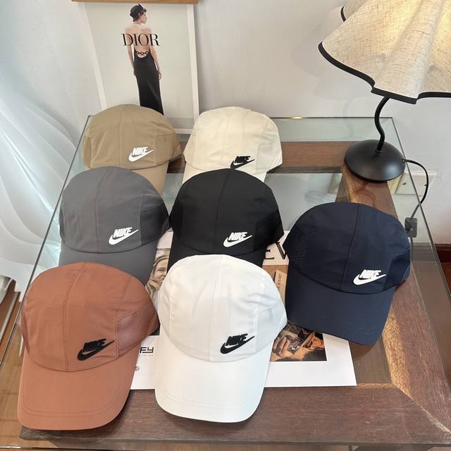 耐克棒球帽纯色系给足街头风，时尚达人挚爱的色调精选效果超完美！细节做工无可挑剔！男女同款！