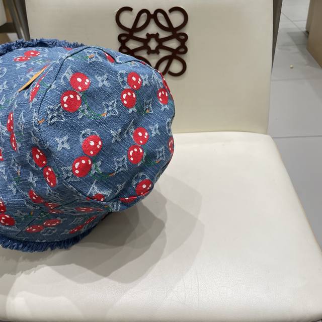Lv路易威登牛仔渔夫帽，头围57Cm