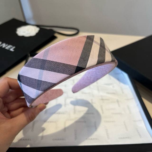 pBurberry巴宝莉格子发箍，超嗲粉色