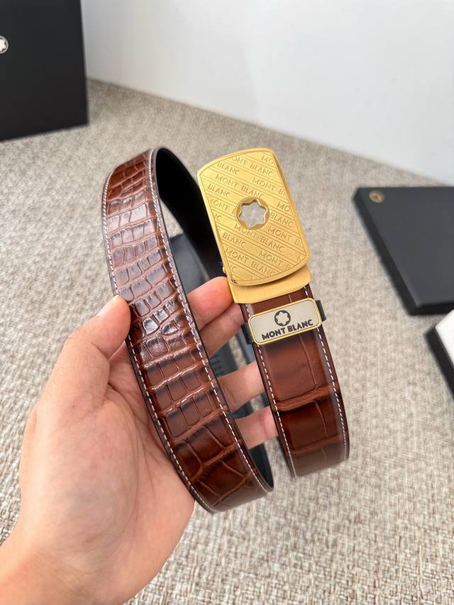 品名：万宝龙.Montblanc原单 腰带 自动皮带 型号：内穿款自动带，原版新款纯钢材质自动扣，双面头层牛皮实物拍摄，材料：百分百头层牛皮，保证真皮。专柜同等