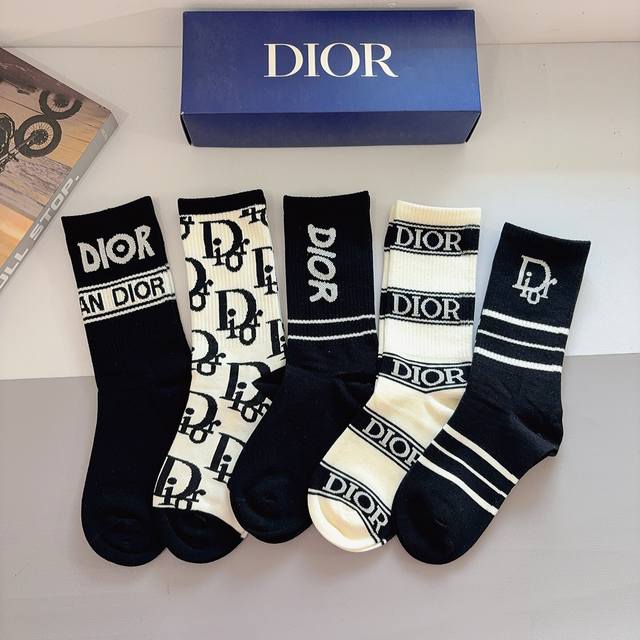 A box of 5 pairs of new Dior calf socks with packaging! Pure cotton fabric, tren