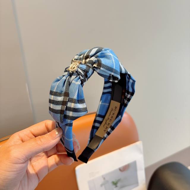 配包装 巴宝莉burberry 新款蝴蝶结发箍，客供面料 细节全部实拍！非常耐看又百搭、适合各种场合搭配！