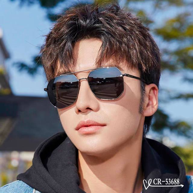 法国卡地亚-Cartier . 宝丽来树脂偏光镜片 . 金属镜架轻便佩戴舒适 . Size：60-13-148， . 新款男士太阳镜减轻强光负担，遮挡有害光线防