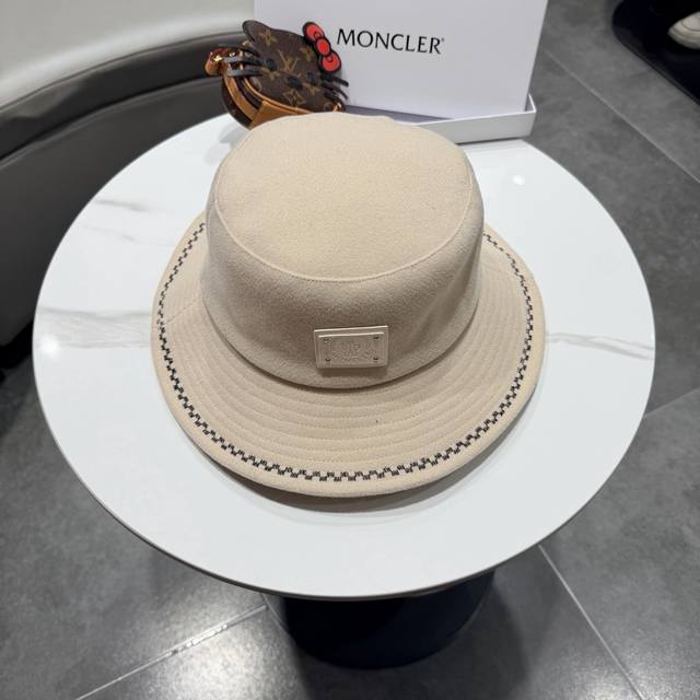 Moncler美式复古时尚棕色渔夫帽女秋冬大帽檐百搭气质礼帽显脸小休闲盆帽