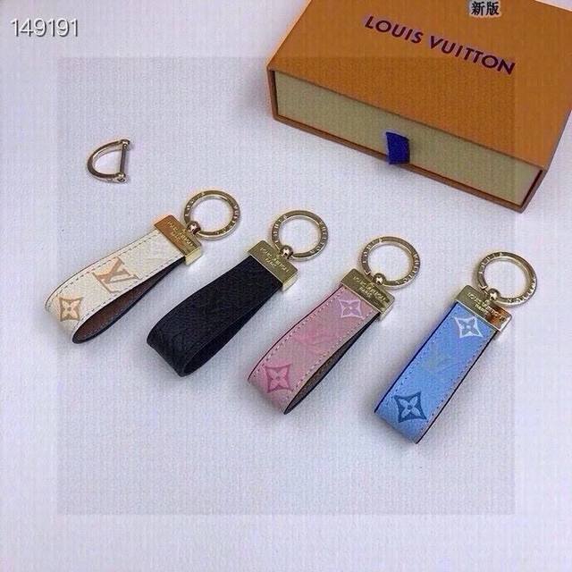 Original packaging, Louis Vuitton M65221 classic monogram keychain, durable and