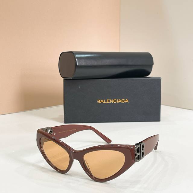 Balenciag*巴黎*世家model：Bb03130Size：54口17-135