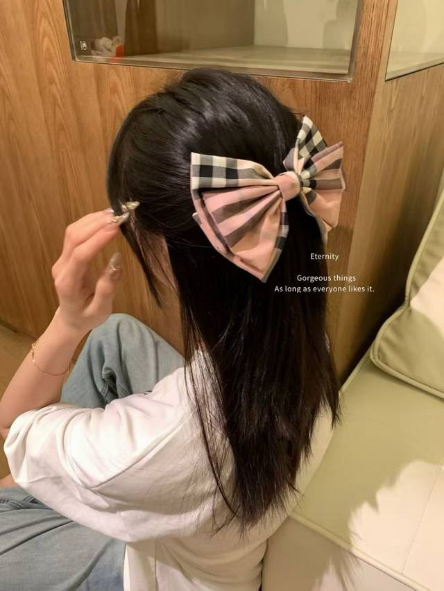 p巴宝莉burberry新款盒子蝴蝶结顶夹