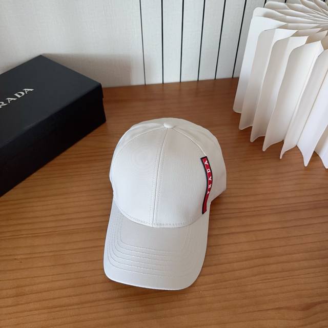 Prada 2026 Early Autumn New Arrival Designer Baseball Cap, Classic Style, Unisex