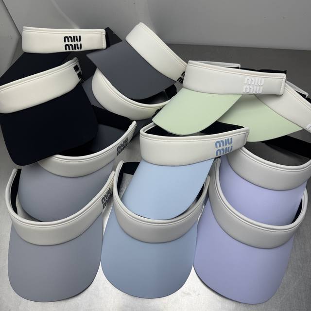 Miumiu拼色冰丝空顶帽
