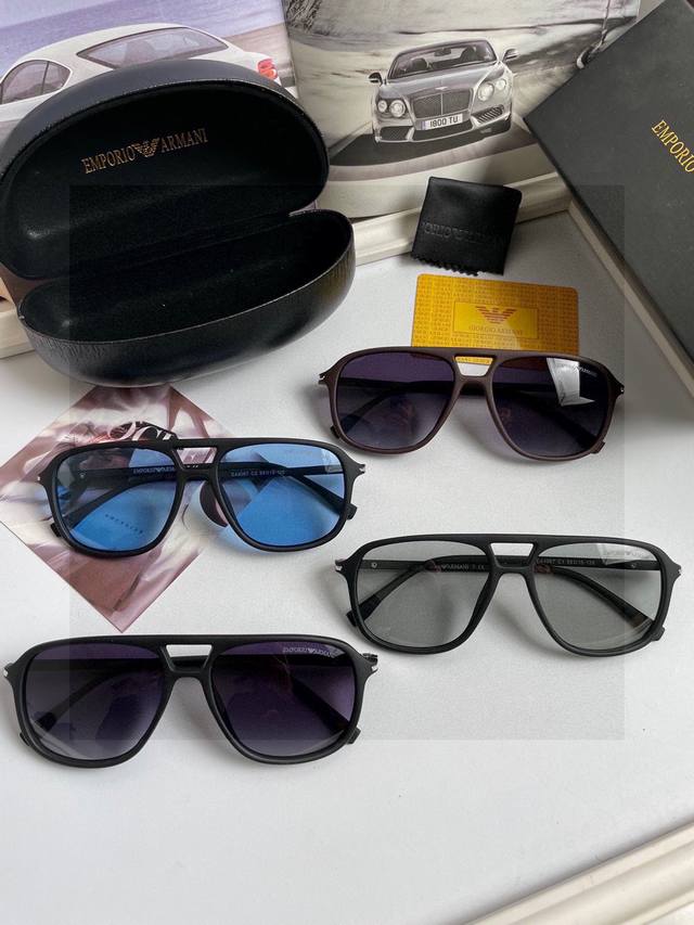 新款品牌：阿玛尼armani ：原单品质男士女士偏光太阳镜 材质：高清宝丽来偏光镜片、板材印字logo镜腿。看细节就知道大师手工制作设计，做工精致，高端大气，适
