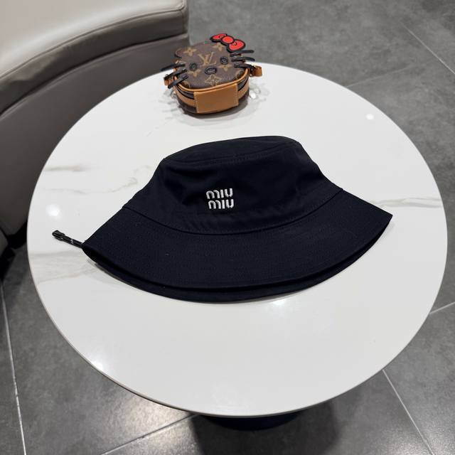 Miumiu缪缪新款官网渔夫帽，头围57Cm