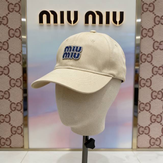 特价 配防尘袋。 Miumiu缪缪 2026新款简约水钻棒球帽，日常百搭