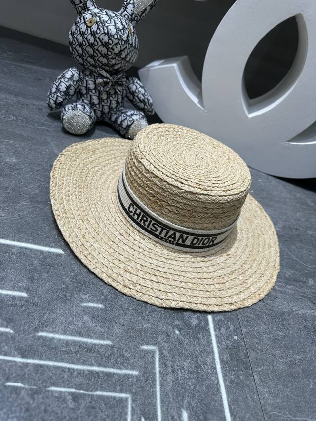 迪奥爆款新品拉菲草定制平顶帽纯天然植物拉菲草松弛感拉满出行必备神器单品之一