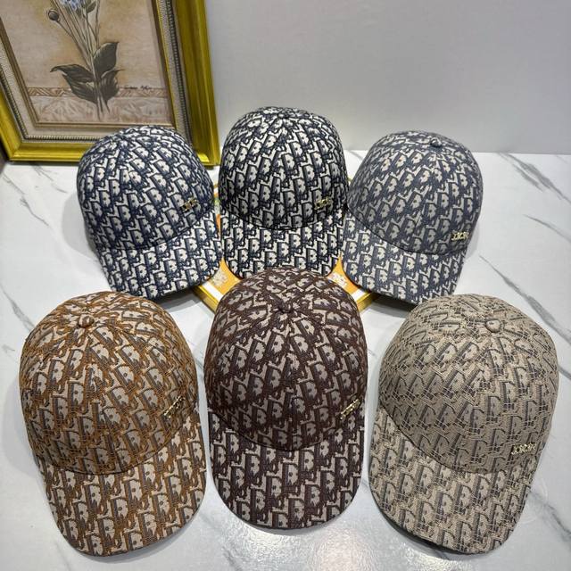 劲爆新款 Oior 迪奥 纯棉棒球帽，欧美重工手法，多重内里，曰韩潮流，时尚大气，帅哥美女必入款配防尘袋旅游出行必备！！！