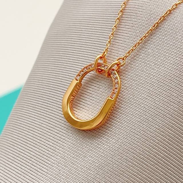 Tx136 Tiffany's latest rose gold half-diamond U-lock necklace, made of brass and Tx136 Tiffany's latest rose gold half-diamond U-lock necklace, made of brass and
