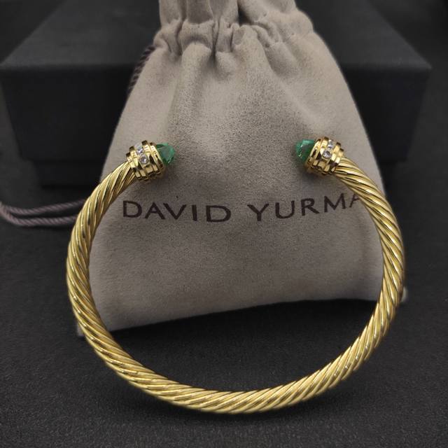 David Yurman 5mm gold bangle with blue diamonds. Recommended wrist size: 15-20cm