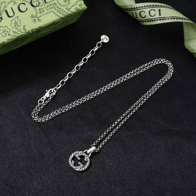 Gucci necklace, the latest hot item! This double G necklace is quintessentially